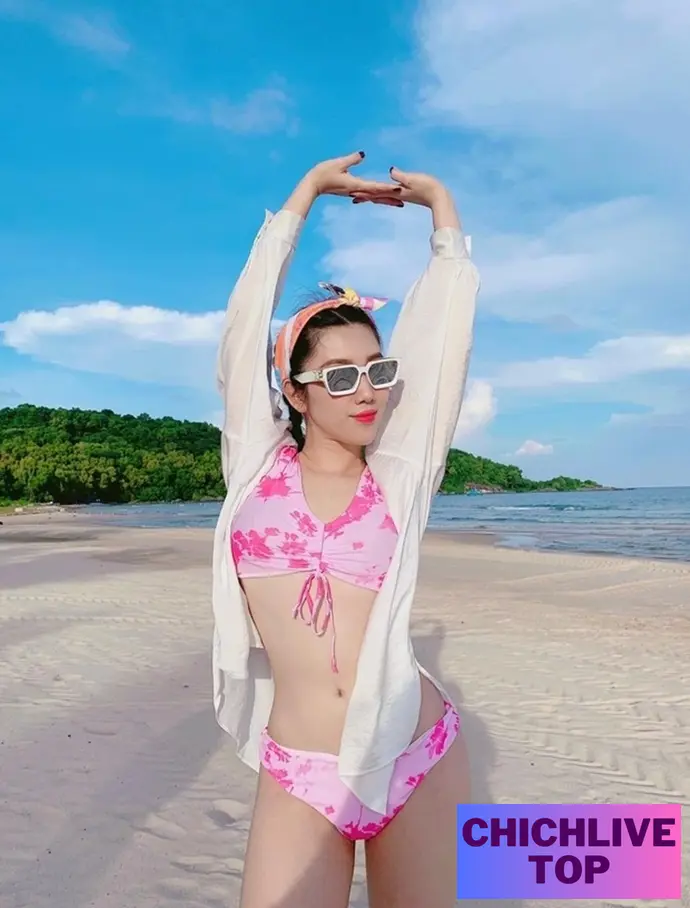 Lê Huỳnh Thúy Ngân Diện Bikini Hình 11