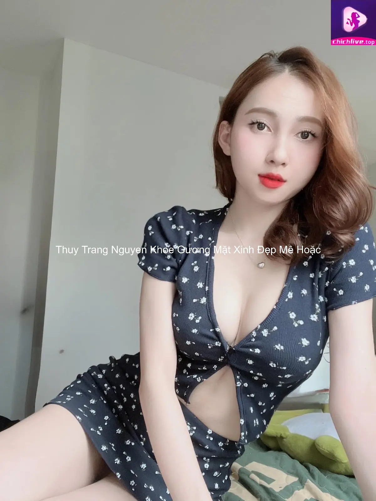 Thuy Trang Nguyen Khoe Gương Mặt Xinh Đẹp Mê Hoặc 3